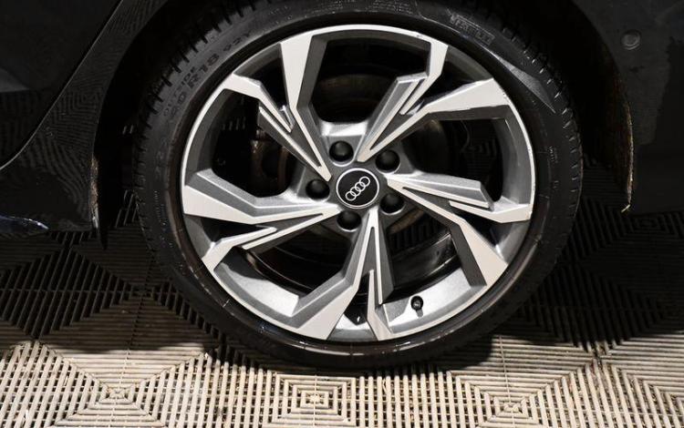 AUDI A3 1,5 TFSI 150 S LINE S TRONIC NOIR FY-743-VH