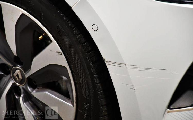 RENAULT CLIO E-TECH PREMIERE EDITION BLANC FY-959-CH