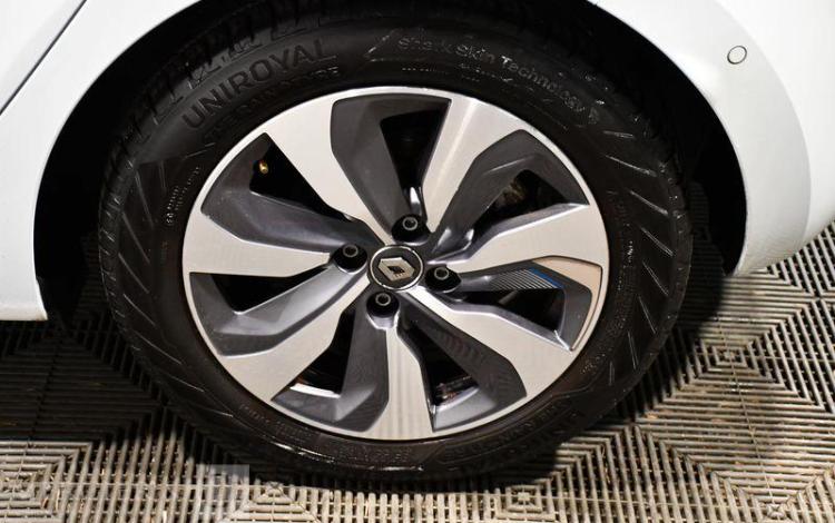 RENAULT CLIO E-TECH PREMIERE EDITION BLANC FY-959-CH