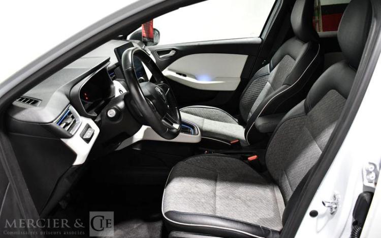 RENAULT CLIO E-TECH PREMIERE EDITION BLANC FY-959-CH