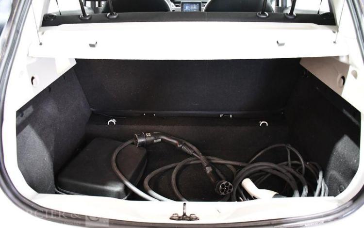 RENAULT ZOE E-TECH ELEC LIFE R110 ACHAT INTEGRAL 21 BLANC GB-122-FC