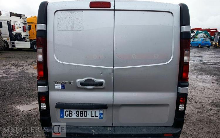 RENAULT TRAFIC III FOURGON PHASE 2 L1H1 2,0 DCI 16V 145 CV – DIESEL-6 PL – ANNEE 2021 GRIS GB-980-LL