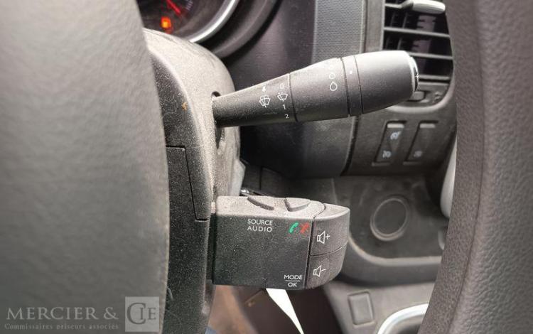 RENAULT TRAFIC III FOURGON PHASE 2 L1H1 2,0 DCI 16V 145 CV – DIESEL-6 PL – ANNEE 2021 GRIS GB-980-LL