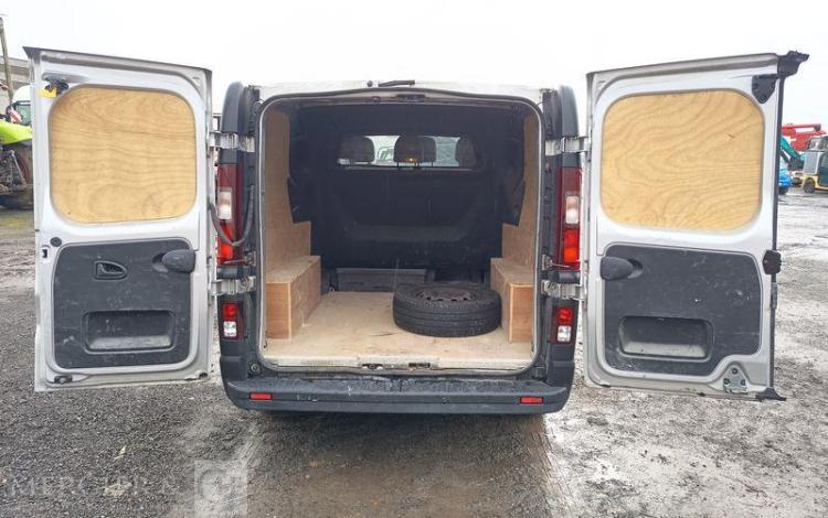 RENAULT TRAFIC III FOURGON PHASE 2 L1H1 2,0 DCI 16V 145 CV – DIESEL-6 PL – ANNEE 2021 GRIS GB-980-LL