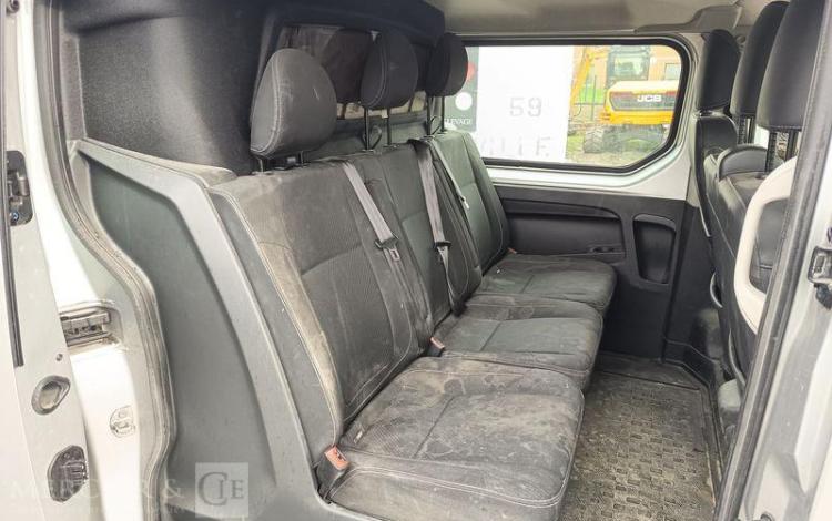 RENAULT TRAFIC III FOURGON PHASE 2 L1H1 2,0 DCI 16V 145 CV – DIESEL-6 PL – ANNEE 2021 GRIS GB-980-LL