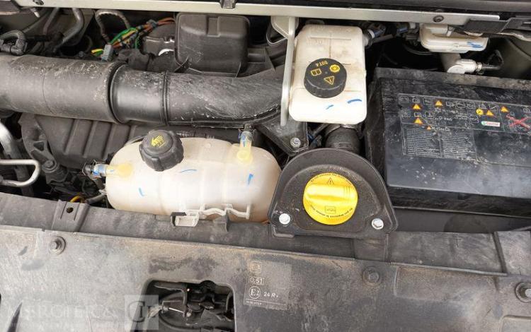 RENAULT TRAFIC III FOURGON PHASE 2 L1H1 2,0 DCI 16V 145 CV – DIESEL-6 PL – ANNEE 2021 GRIS GB-980-LL