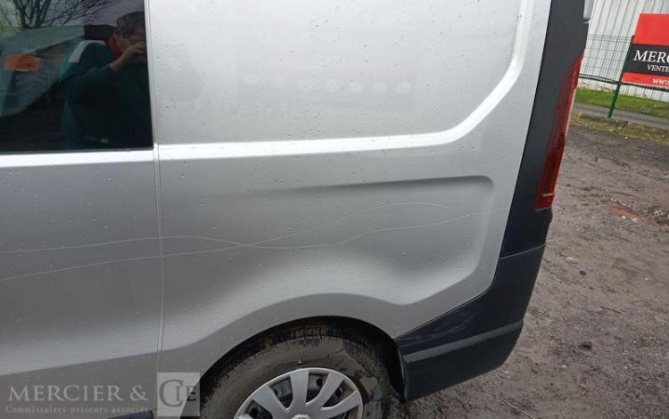 RENAULT TRAFIC III FOURGON PHASE 2 L1H1 2,0 DCI 16V 145 CV – DIESEL-6 PL – ANNEE 2021 GRIS GB-980-LL