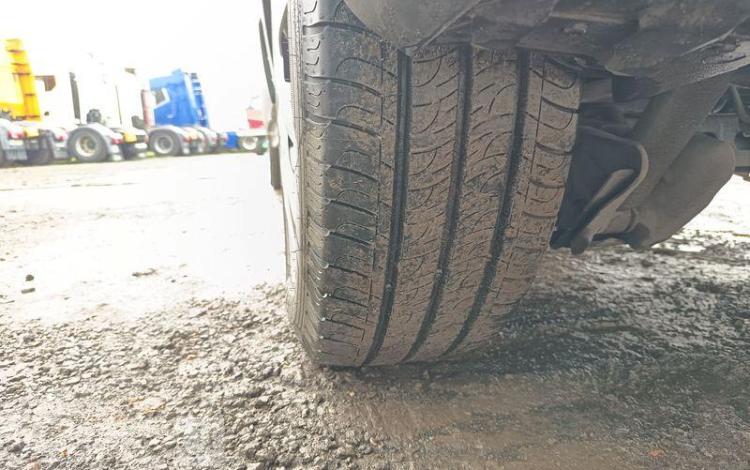 RENAULT TRAFIC III FOURGON PHASE 2 L1H1 2,0 DCI 16V 145 CV – DIESEL-6 PL – ANNEE 2021 GRIS GB-980-LL