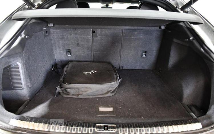 AUDI Q3 GRIS GC-595-ZX