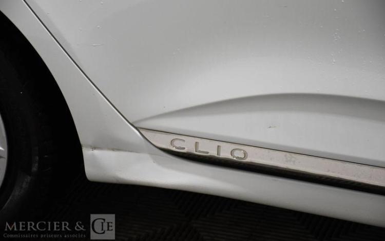 RENAULT CLIO V E-TECH 140CH 21N BUSINESS BLANC GC-828-VN