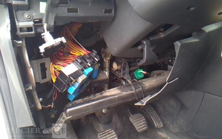 RENAULT TRAFIC GCF 1300 DCI 120 BLANC GD-909-QK