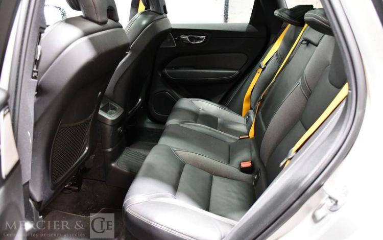 VOLVO XC60 FL T8 POLE Y 2,5 GRIS GD-969-TA