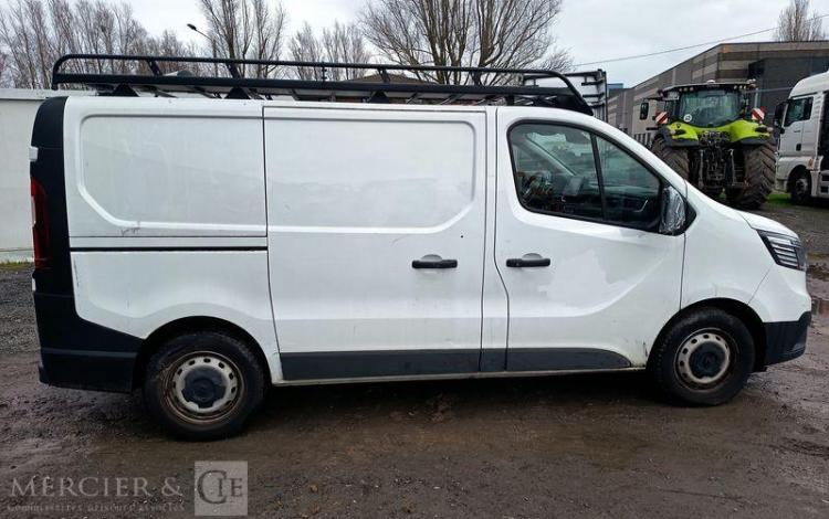 RENAULT TRAFIC III Fourgon Phase 3 L1H1 2.8T 2.0 dCi 16V 150 cv – DIESEL – ANNEE 2022 BLANC GE-094-EK