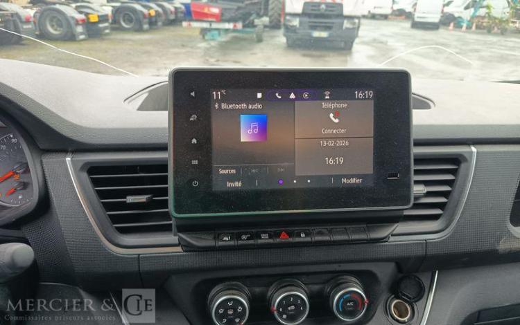 RENAULT TRAFIC III Fourgon Phase 3 L1H1 2.8T 2.0 dCi 16V 150 cv – DIESEL – ANNEE 2022 BLANC GE-094-EK