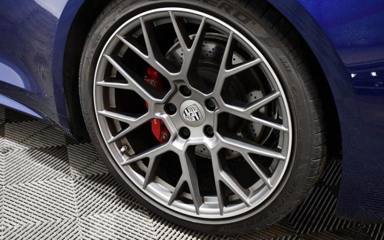 PORSCHE 911 TARGA 4S BLEU GE-858-TQ