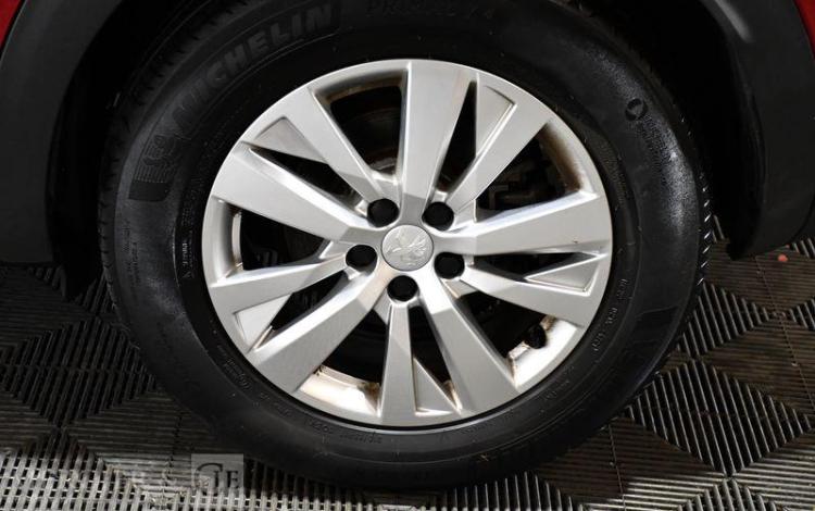 PEUGEOT 3008 STYLE PURE TECH ROUGE GE-860-RK