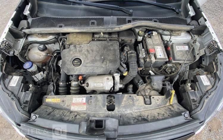 PEUGEOT 2008 130CH ALLURE BUSINESS BLANC GE-958-GD