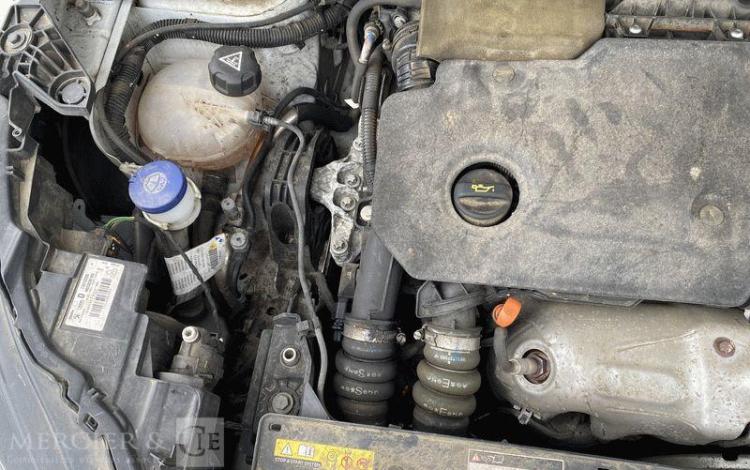 PEUGEOT 2008 130CH ALLURE BUSINESS BLANC GE-958-GD