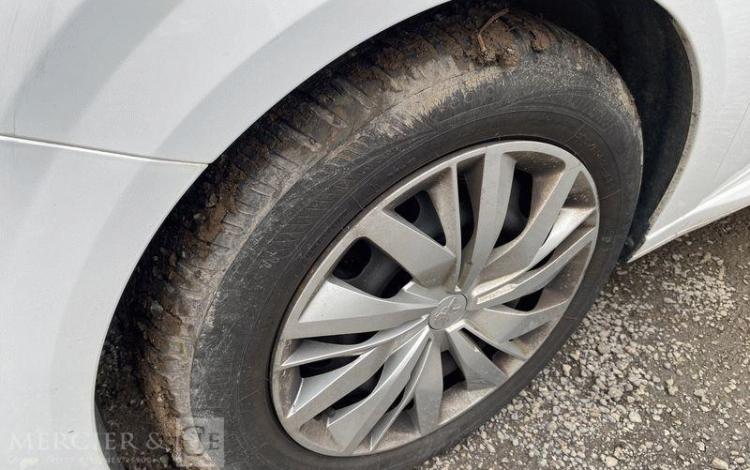 PEUGEOT 2008 130CH ALLURE BUSINESS BLANC GE-958-GD