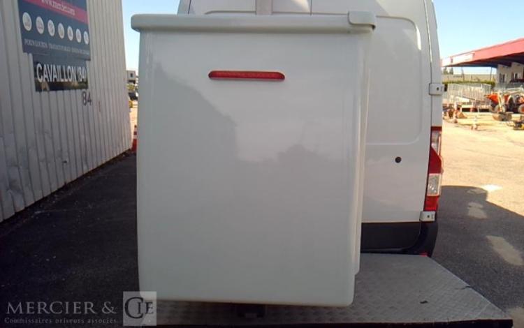 RENAULT MASTER NACELLE SUR VL 12M KLUBB KL32 181H BLANC GG-202-TV