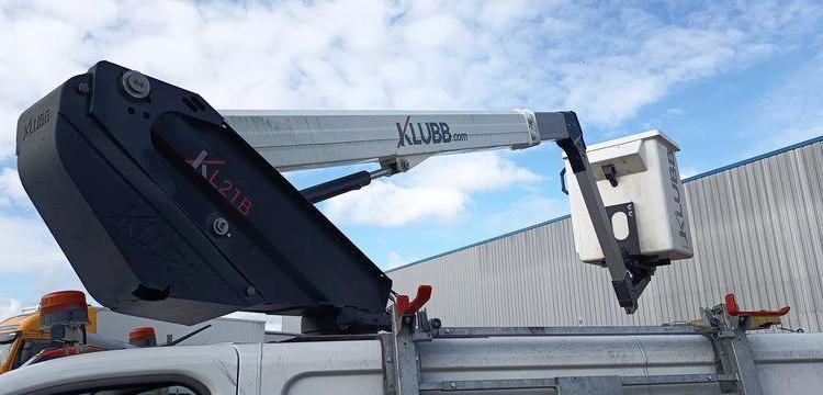 RENAULT TRAFIC AVEC NACELLE KLUBB/KL21B – 9M – DIESEL – 659 HEURES – 99031 KMS BLANC GG-759-DD