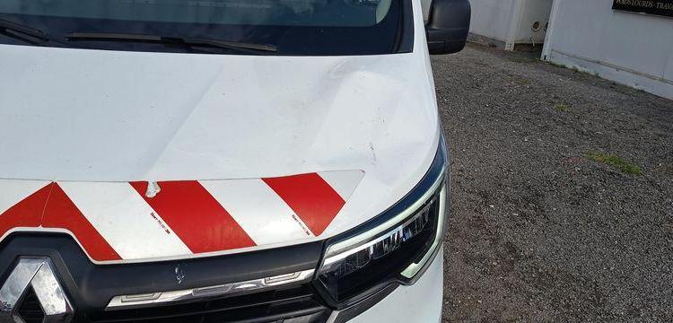 RENAULT TRAFIC AVEC NACELLE KLUBB/KL21B – 9M – DIESEL – 659 HEURES – 99031 KMS BLANC GG-759-DD