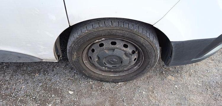 RENAULT TRAFIC AVEC NACELLE KLUBB/KL21B – 9M – DIESEL – 659 HEURES – 99031 KMS BLANC GG-759-DD