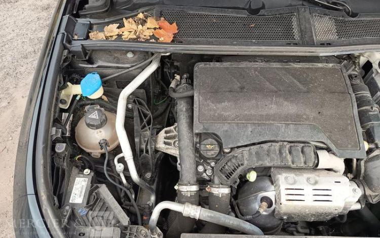 PEUGEOT 308 ALLURE 1,2 PURE TECH 130 S&S EAT8 NOIR GH-961-EW