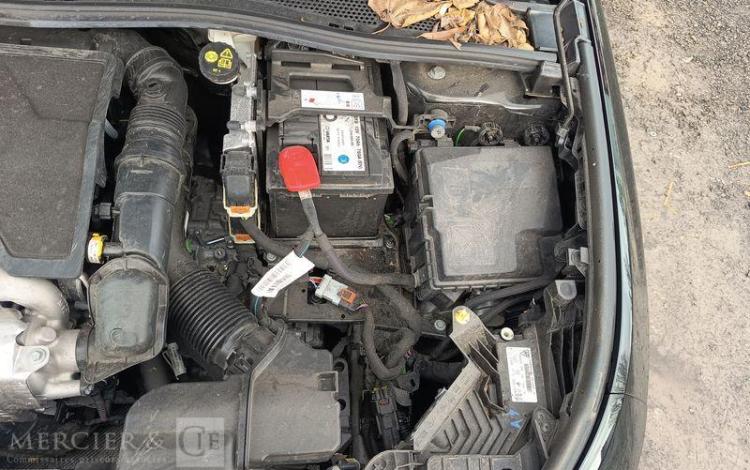PEUGEOT 308 ALLURE 1,2 PURE TECH 130 S&S EAT8 NOIR GH-961-EW