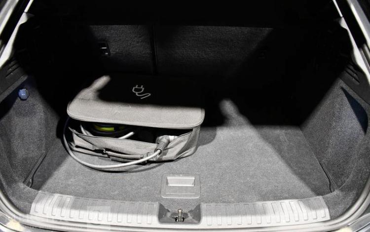 AUDI A3 SPORTBACK 40 TFSIe 204 S TRONIC 6 DESIGN GRIS GJ-039-XP