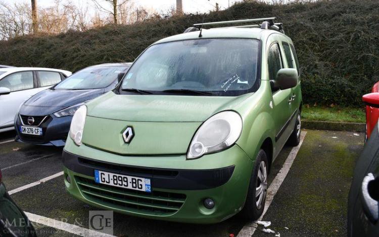 RENAULT KANGOO VERT GJ-899-BG