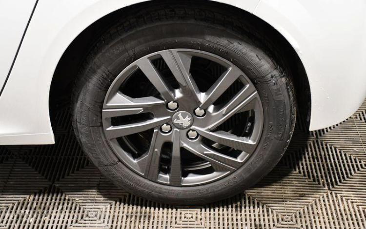 PEUGEOT 208 1,2 PURE TECH 75CH S&S ACTIVE BLANC GK-428-XB