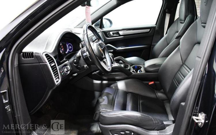 PORSCHE CAYENNE BLEU GL-190-KX