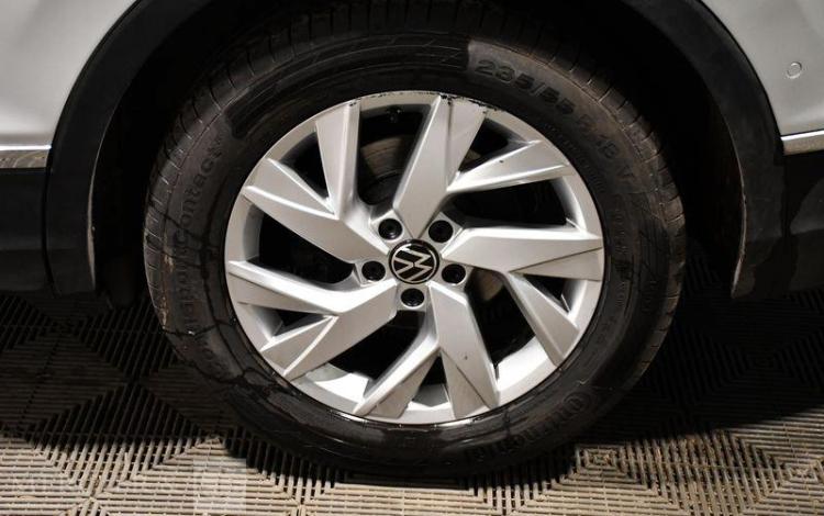 VOLKSWAGEN TIGUAN 2,0 TDI 150CH DSG7 GRIS GL-515-KY