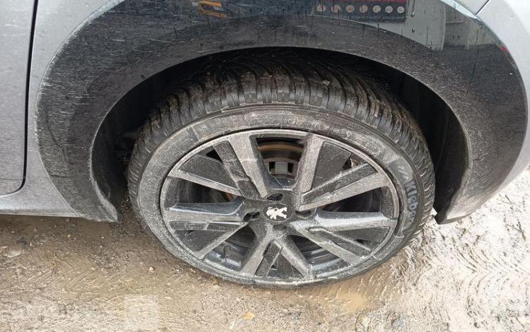 PEUGEOT 208 GT PURE TECH 130S&S EAT8 GRIS GM-977-LK