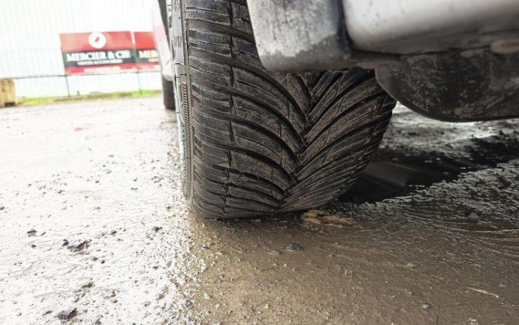 PEUGEOT 208 GT PURE TECH 130S&S EAT8 GRIS GM-977-LK