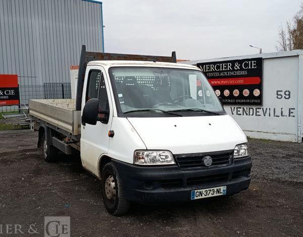 FIAT DUCATO 2,3 JTD 110CV AVEC PLATEAU – DIESEL – 161224 KMS – ANNEE 2004 BLANC GN-373-NL