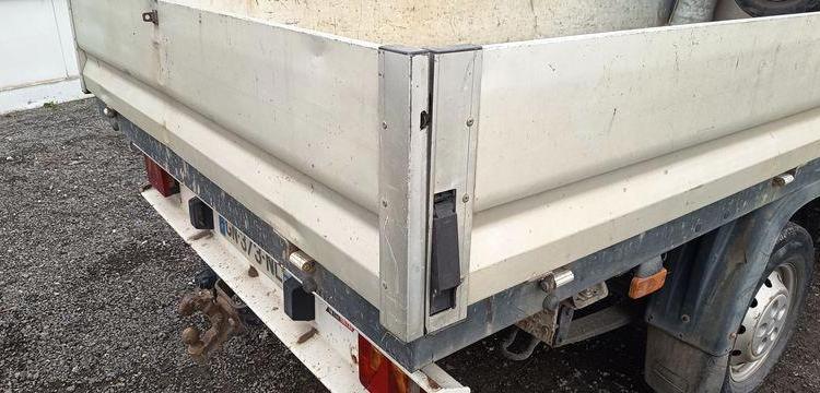 FIAT DUCATO 2,3 JTD 110CV AVEC PLATEAU – DIESEL – 161224 KMS – ANNEE 2004 BLANC GN-373-NL