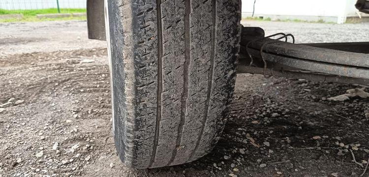 FIAT DUCATO 2,3 JTD 110CV AVEC PLATEAU – DIESEL – 161224 KMS – ANNEE 2004 BLANC GN-373-NL