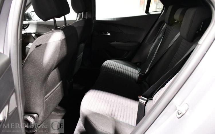PEUGEOT e-2008 STYLE GRIS GN-521-BG