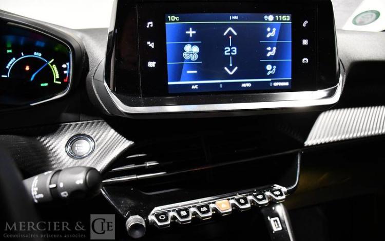 PEUGEOT e-2008 STYLE GRIS GN-521-BG