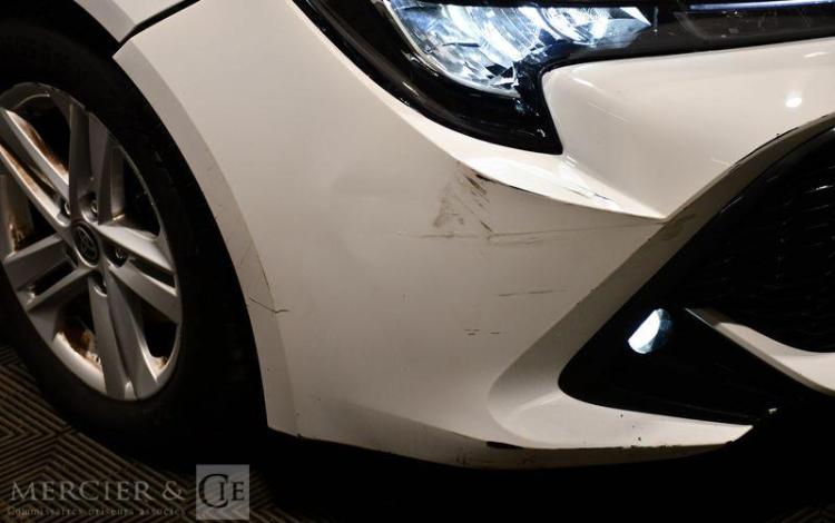 TOYOTA COROLLA 1.8 122H 100ch MHEV DYNAMIC BVA BLANC GN-755-YC