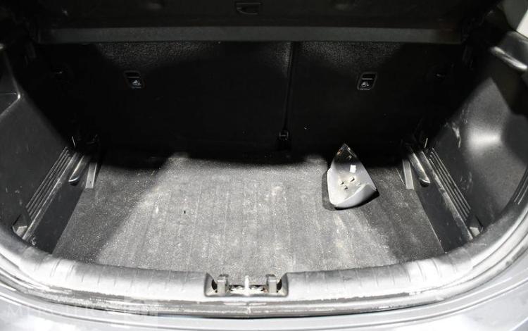 KIA RIO ACTIVE GRIS GP-940-GQ