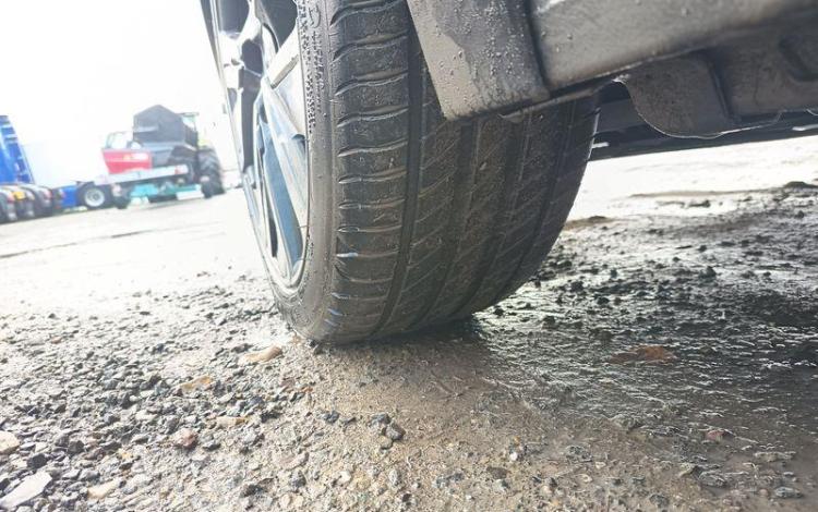 PEUGEOT 208 1,2 PURE TECH 130 S&S GT GRIS GP-968-FR