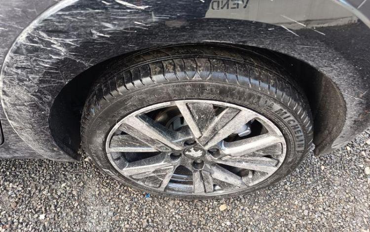 PEUGEOT 208 1,2 PURE TECH 130 S&S GT GRIS GP-968-FR