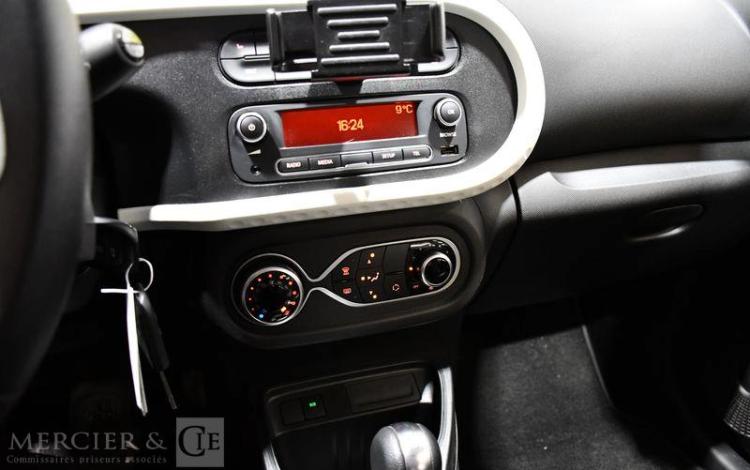RENAULT TWINGO E-TECH AUTHENTIC  GQ-389-MF
