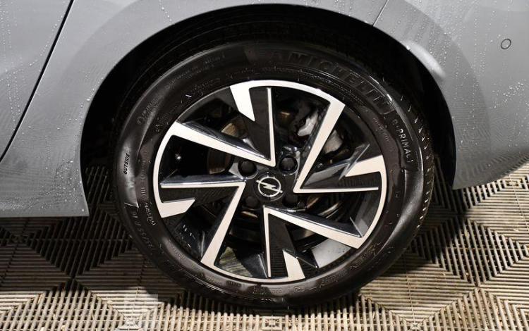 OPEL CORSA 1,2 TURBO 130CH AUTO GS GRIS GS-090-DT