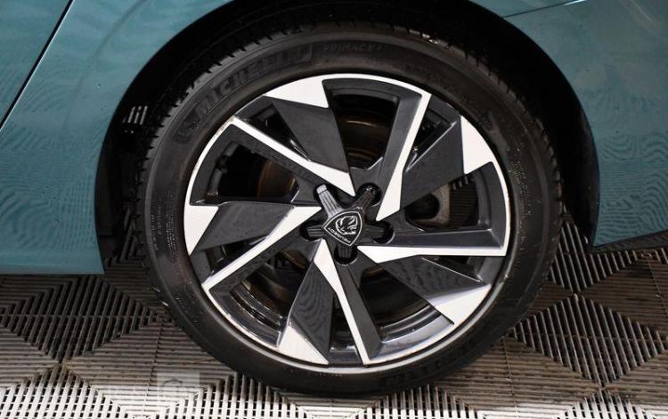 PEUGEOT 308 SW ACTIVE PACK PURE TECH 130CH S&S EAT8 VERT GS-759-PQ