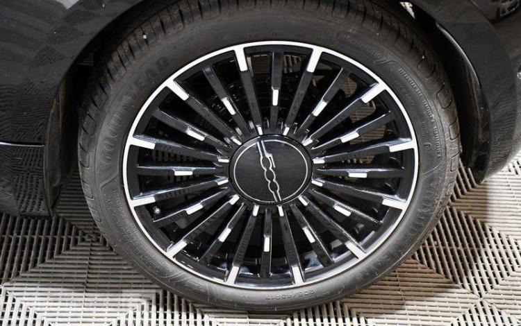 FIAT 500 24 kwh LA PRIMA NOIR GT-134-WV