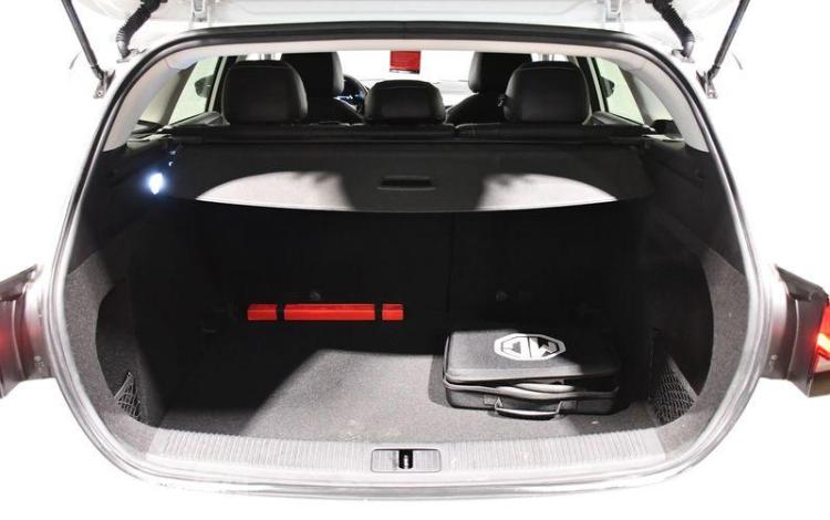 MG MG5 61KW 2WD LUXURY BREAK  GT-481-DB